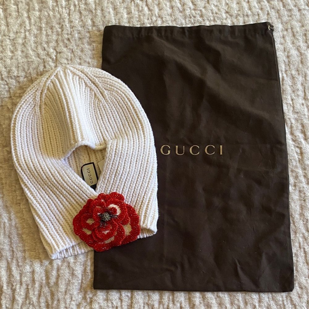 Gucci White Knit Hat with Red Flower Detail